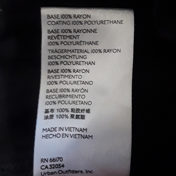 MEN’S BLACK FAUX LEATHER PANTS, 32/32 - Picture 7 of 12